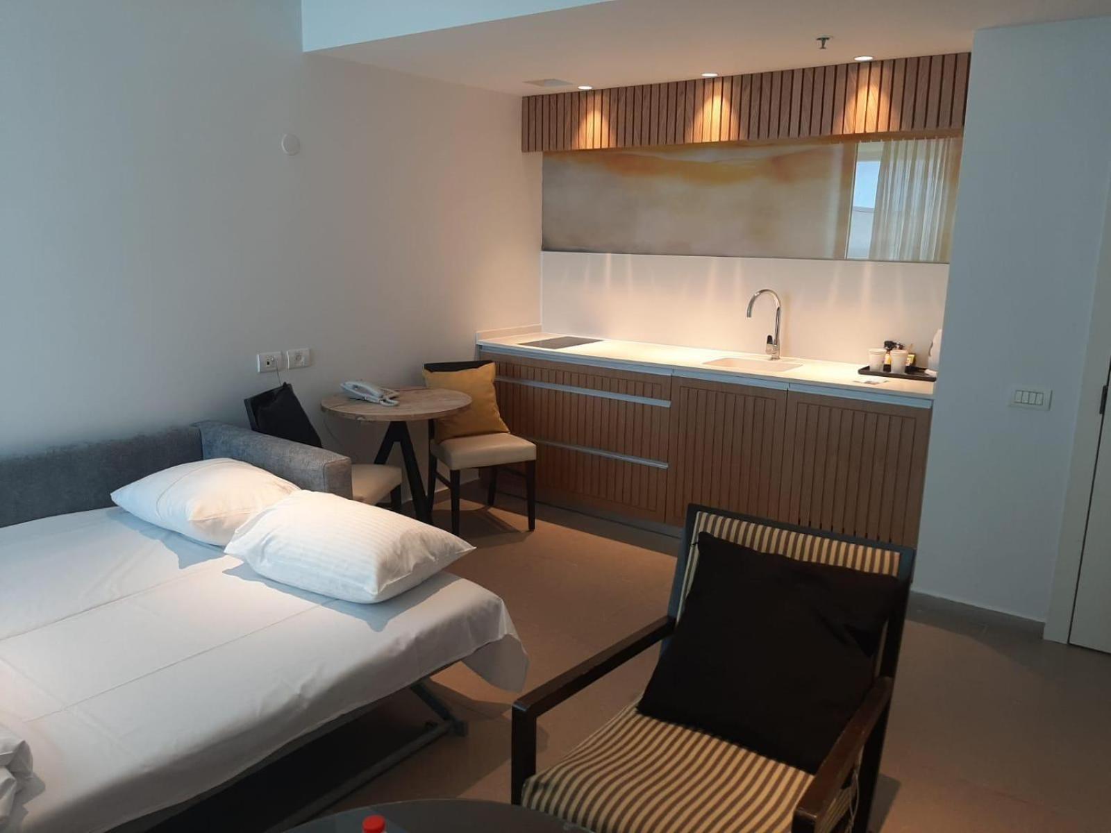 Neve David Hotel Нетания Экстерьер фото