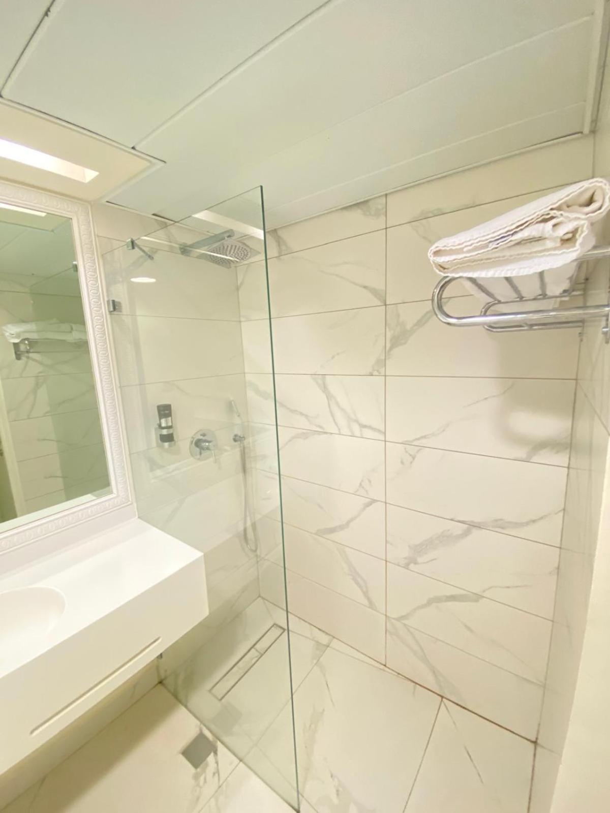 Neve David Hotel Нетания Экстерьер фото